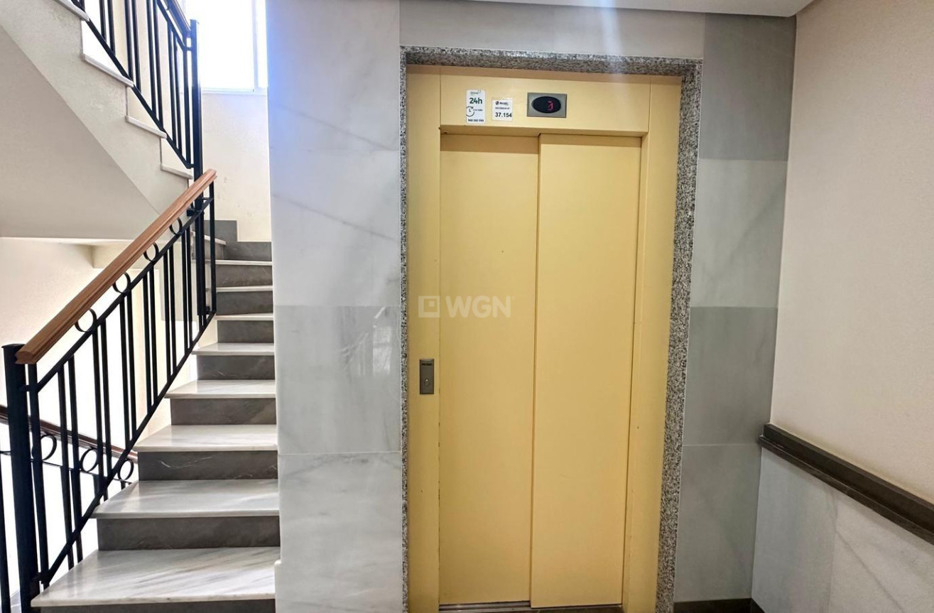 Odsprzedaż - Mieszkanie w bloku - Orihuela Costa - Altos De Campoamor