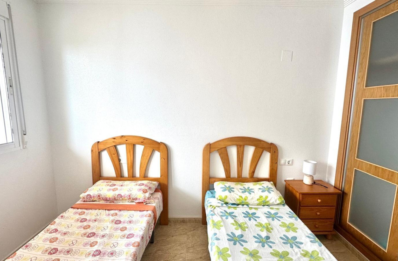 Odsprzedaż - Mieszkanie w bloku - Orihuela Costa - Altos De Campoamor