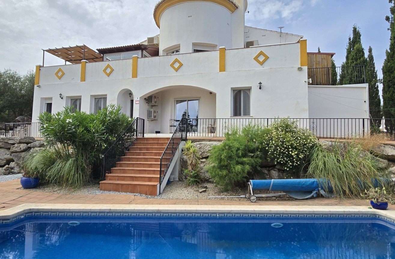 Odsprzedaż - Villa - Alcaucín - Inland