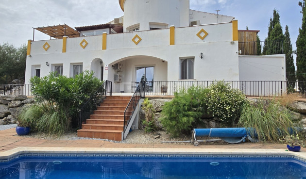 Odsprzedaż - Villa - Alcaucín - Inland