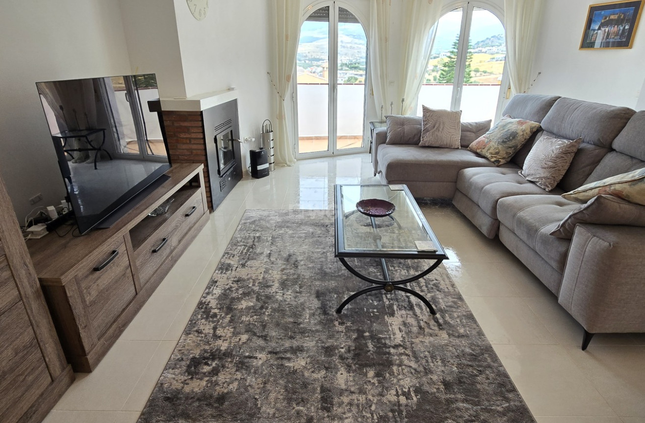 Odsprzedaż - Villa - Alcaucín - Inland