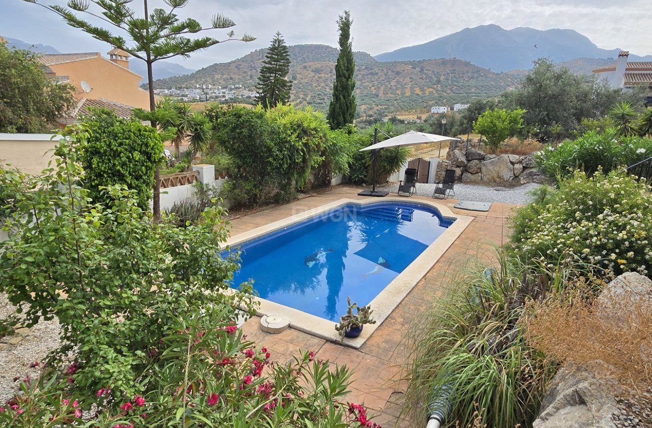 Odsprzedaż - Villa - Alcaucín - Inland