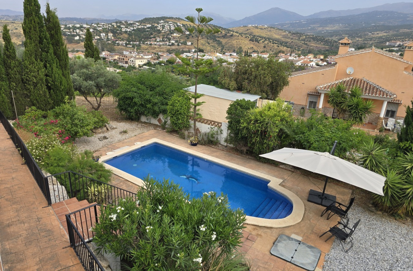 Odsprzedaż - Villa - Alcaucín - Inland