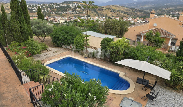 Odsprzedaż - Villa - Alcaucín - Inland