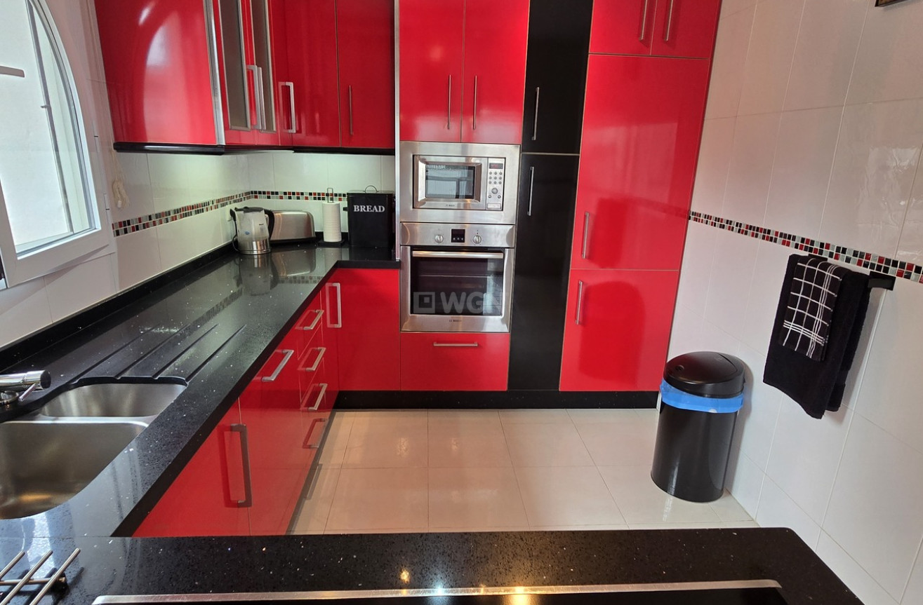 Odsprzedaż - Villa - Alcaucín - Inland