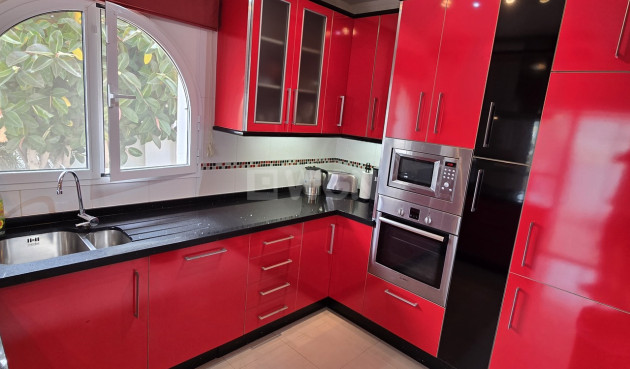 Odsprzedaż - Villa - Alcaucín - Inland