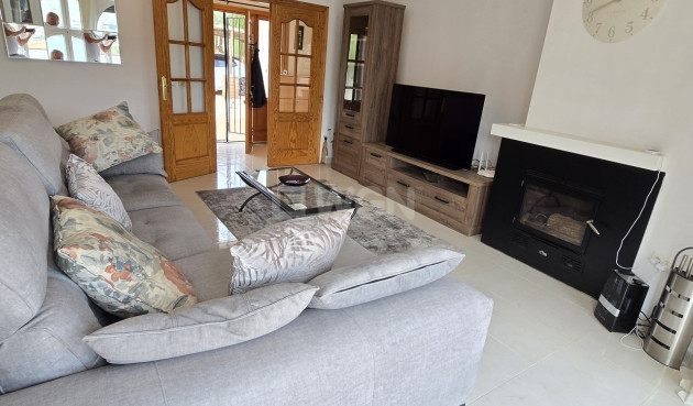 Odsprzedaż - Villa - Alcaucín - Inland