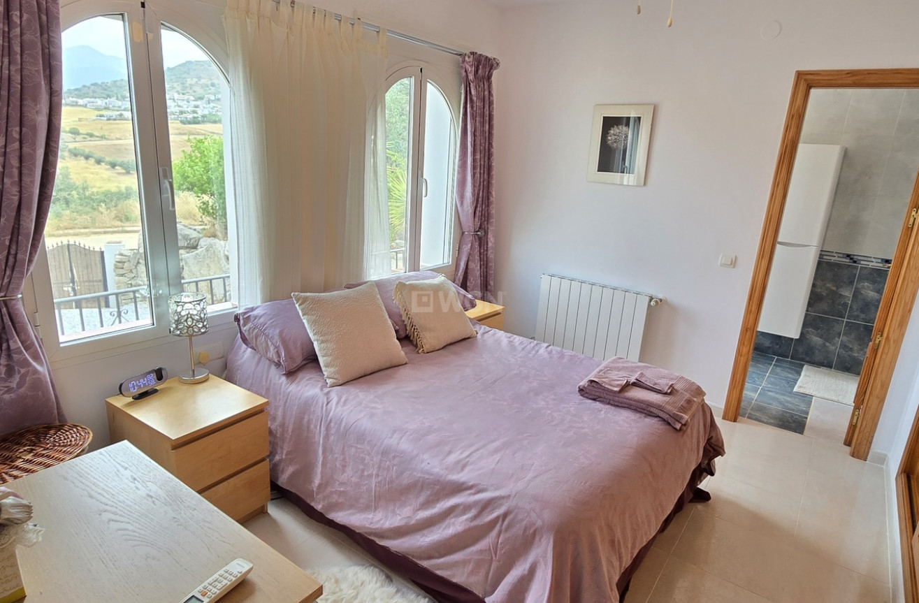 Odsprzedaż - Villa - Alcaucín - Inland