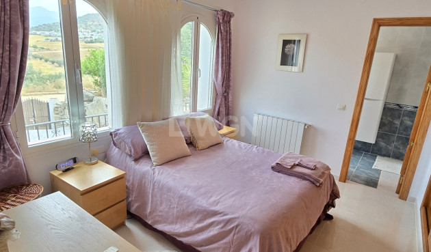 Odsprzedaż - Villa - Alcaucín - Inland