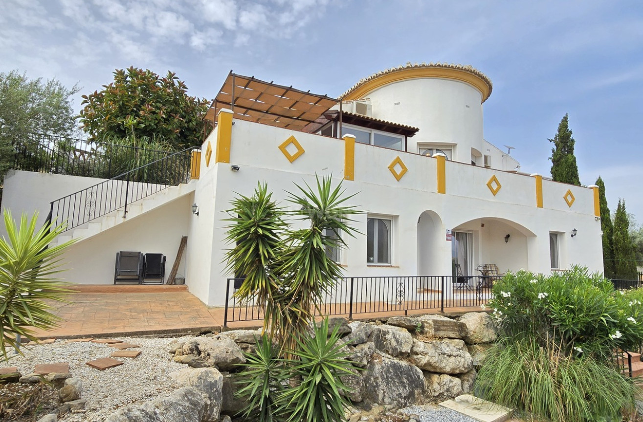 Odsprzedaż - Villa - Alcaucín - Inland