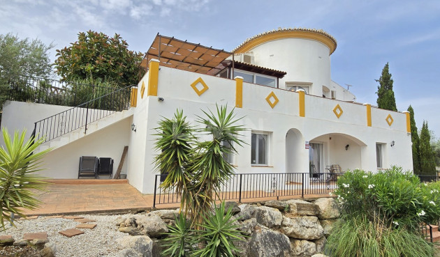 Odsprzedaż - Villa - Alcaucín - Inland