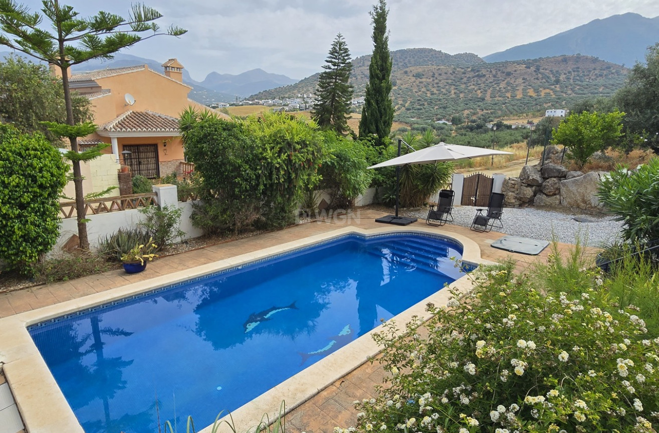 Odsprzedaż - Villa - Alcaucín - Inland