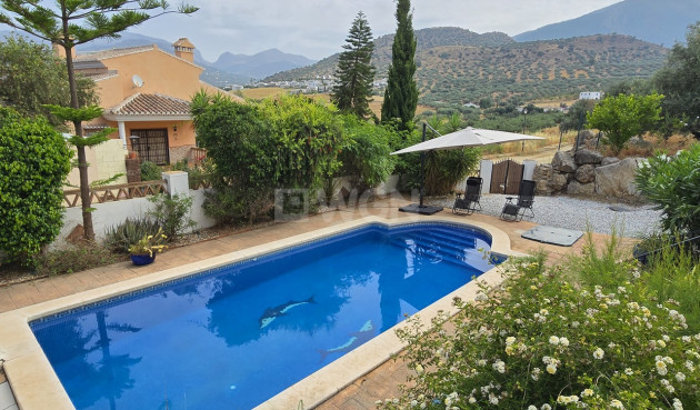 Odsprzedaż - Villa - Alcaucín - Inland