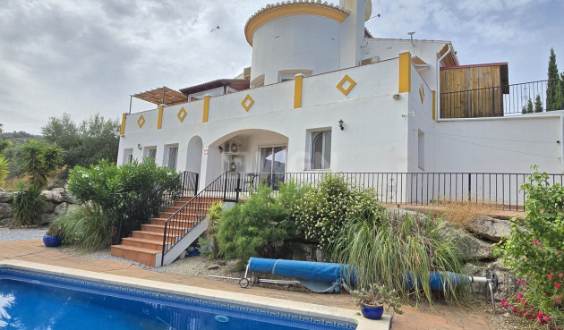 Odsprzedaż - Villa - Alcaucín - Inland