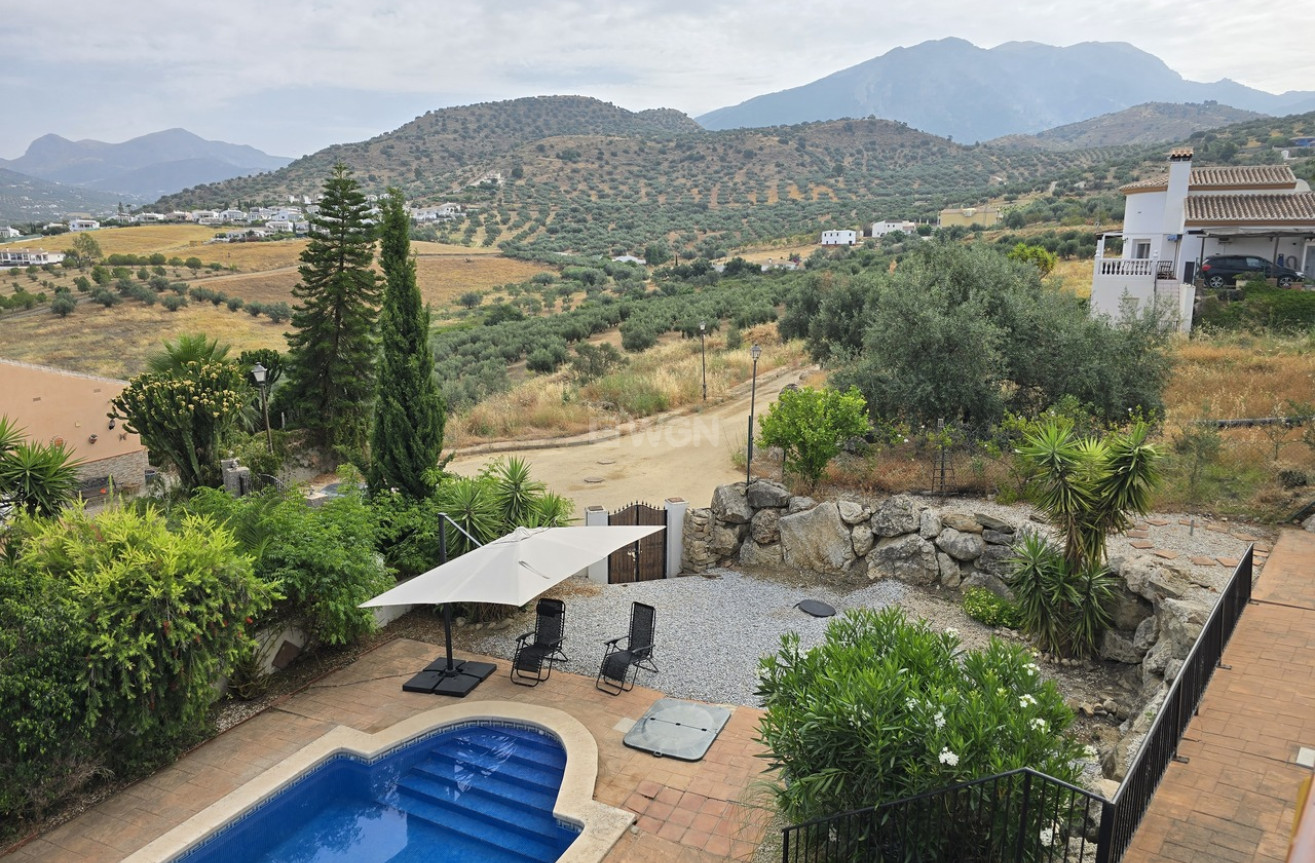 Odsprzedaż - Villa - Alcaucín - Inland