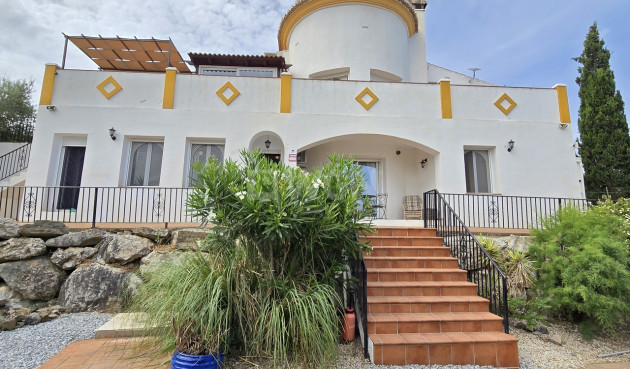 Odsprzedaż - Villa - Alcaucín - Inland