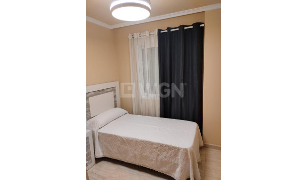 Reventa - Apartamento / piso - Guardamar del Segura - Puerto Deportivo