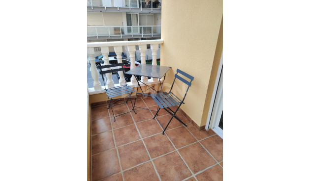 Reventa - Apartamento / piso - Guardamar del Segura - Puerto Deportivo