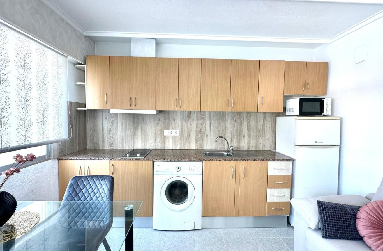 Resale - Apartment / flat - Torrevieja - Estacion De Autobuses