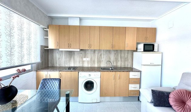 Resale - Apartment / flat - Torrevieja - Estacion De Autobuses