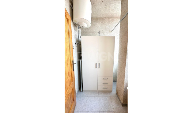 Resale - Apartment / flat - Torrevieja - Estacion De Autobuses