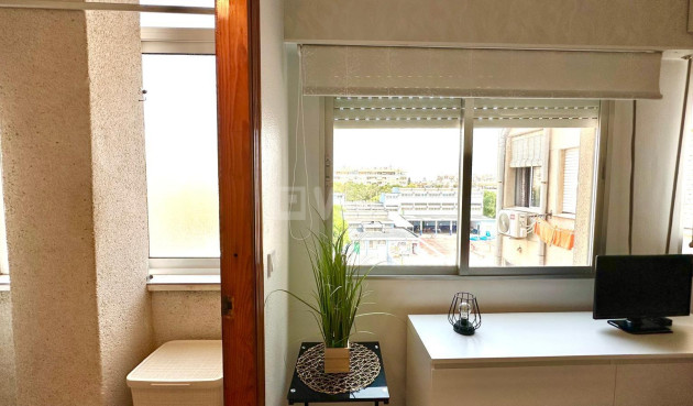 Resale - Apartment / flat - Torrevieja - Estacion De Autobuses