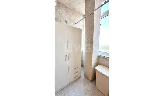 Resale - Apartment / flat - Torrevieja - Estacion De Autobuses