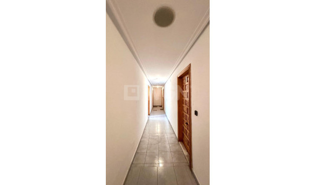 Resale - Apartment / flat - Torrevieja - Estacion De Autobuses