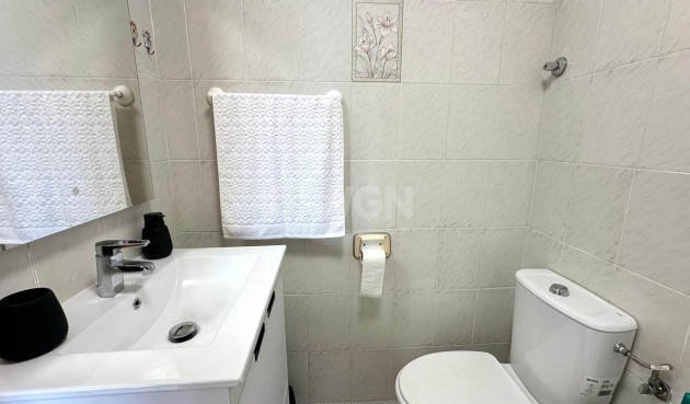 Resale - Apartment / flat - Torrevieja - Estacion De Autobuses