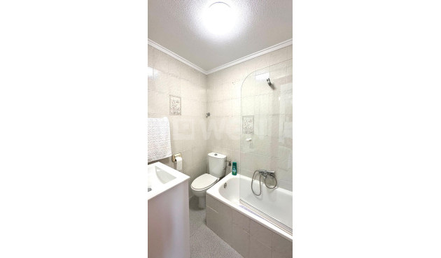 Resale - Apartment / flat - Torrevieja - Estacion De Autobuses