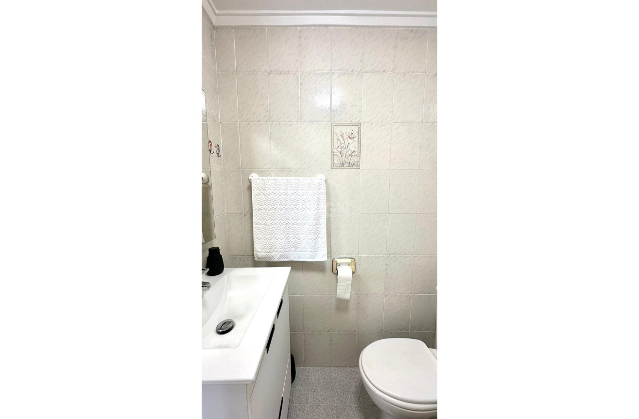 Resale - Apartment / flat - Torrevieja - Estacion De Autobuses
