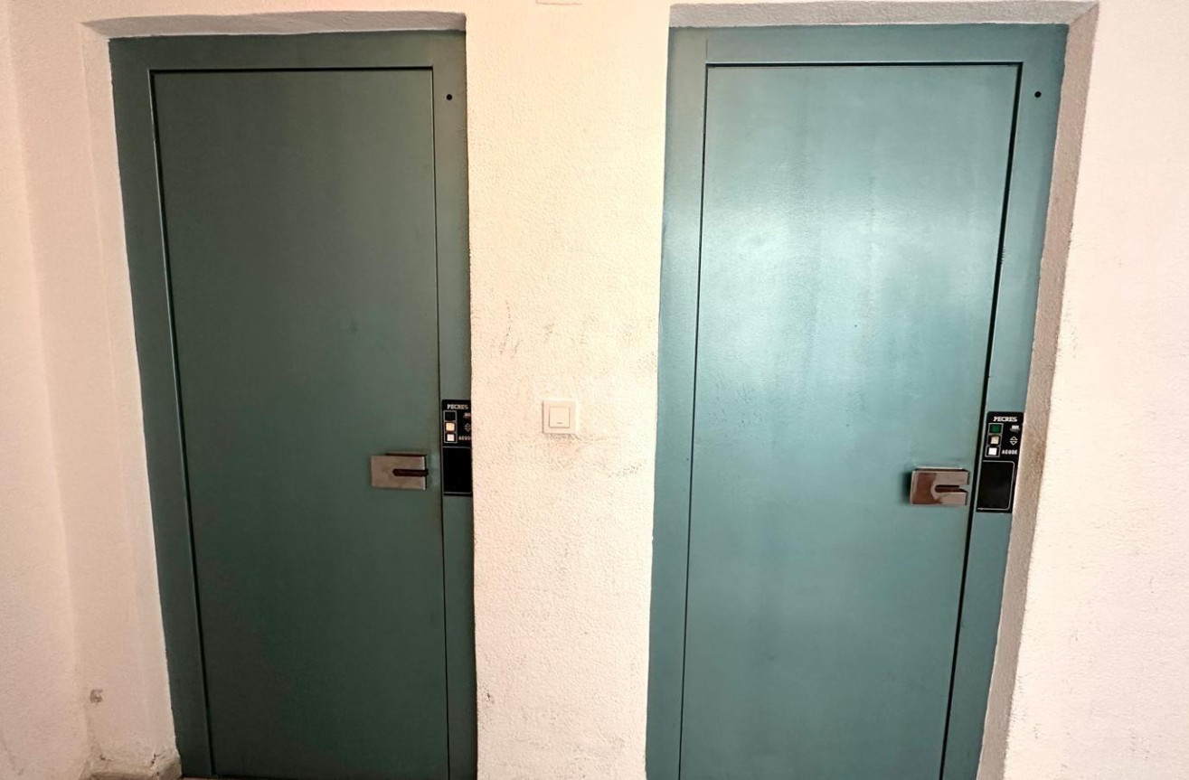 Resale - Apartment / flat - Torrevieja - Estacion De Autobuses