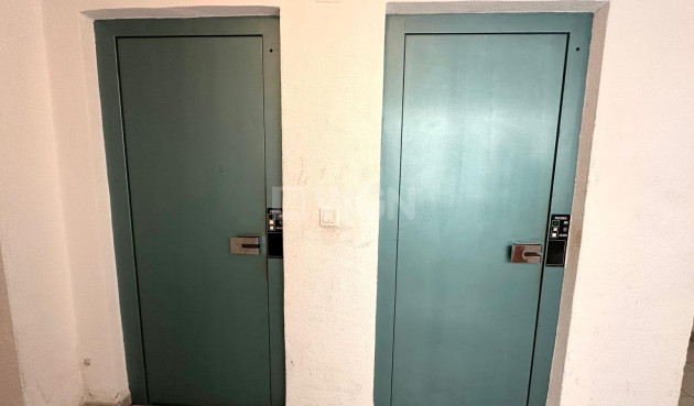 Resale - Apartment / flat - Torrevieja - Estacion De Autobuses