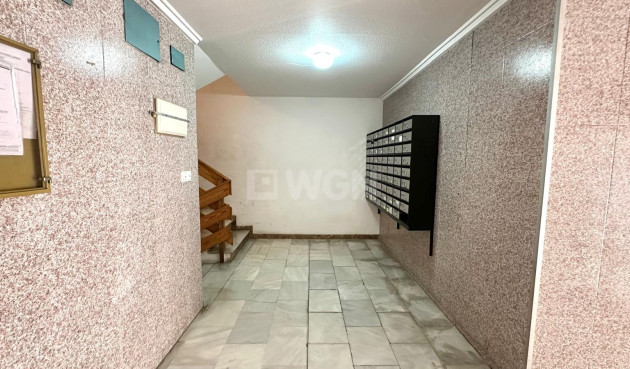 Resale - Apartment / flat - Torrevieja - Estacion De Autobuses