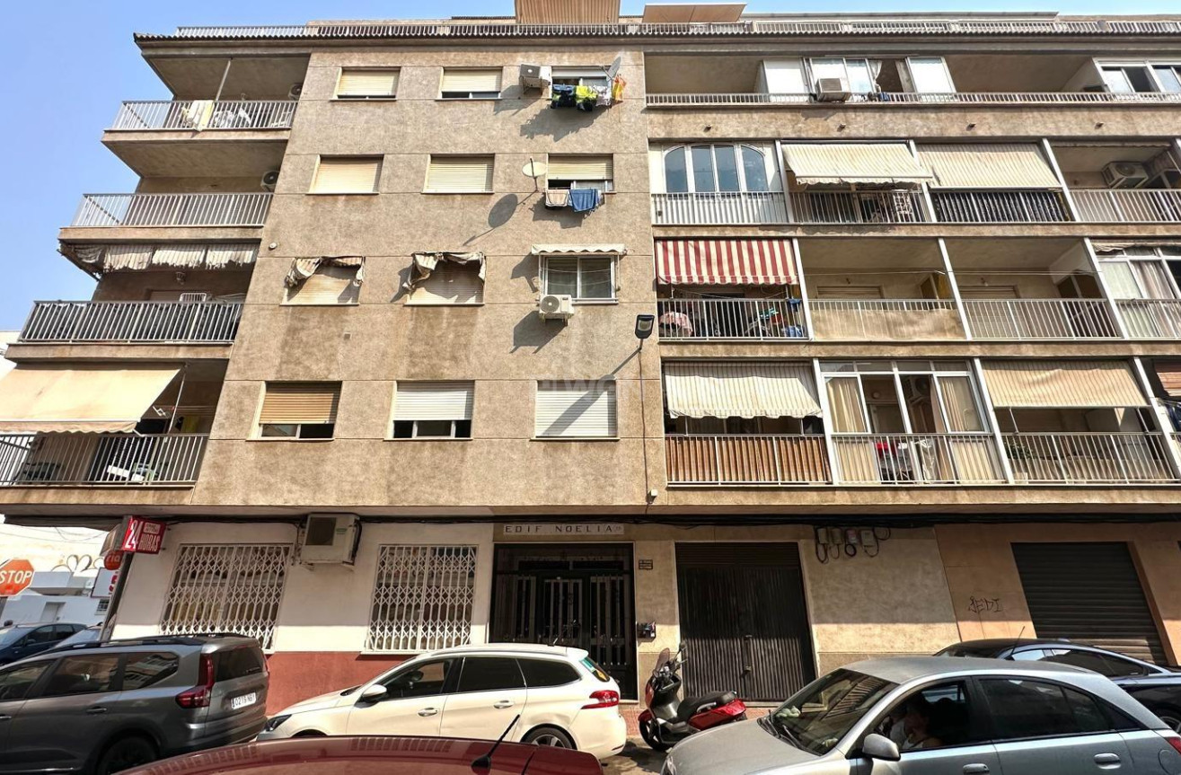 Resale - Apartment / flat - Torrevieja - Estacion De Autobuses