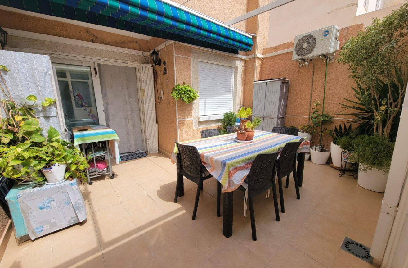 Resale - Apartment / flat - Torrevieja - Playa del Cura