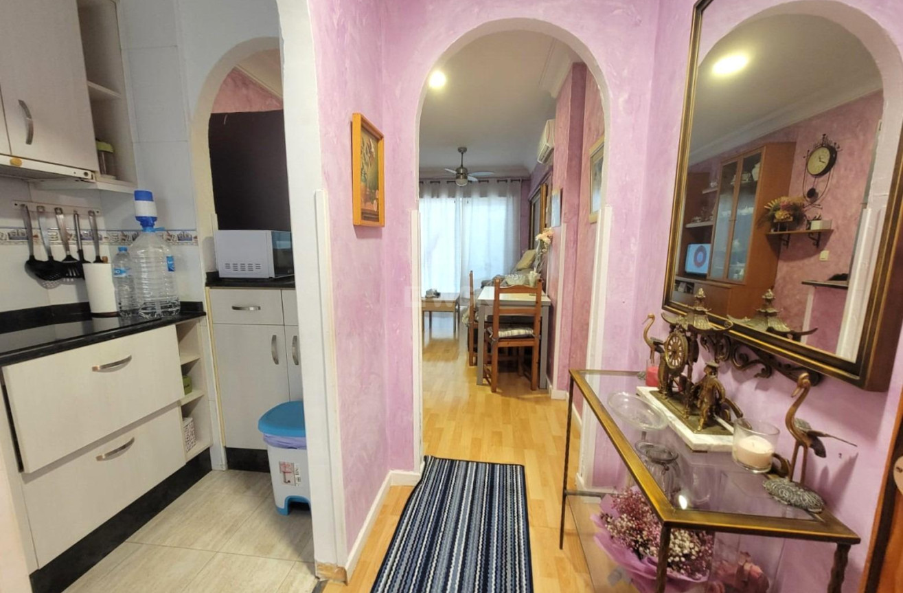 Resale - Apartment / flat - Torrevieja - Playa del Cura