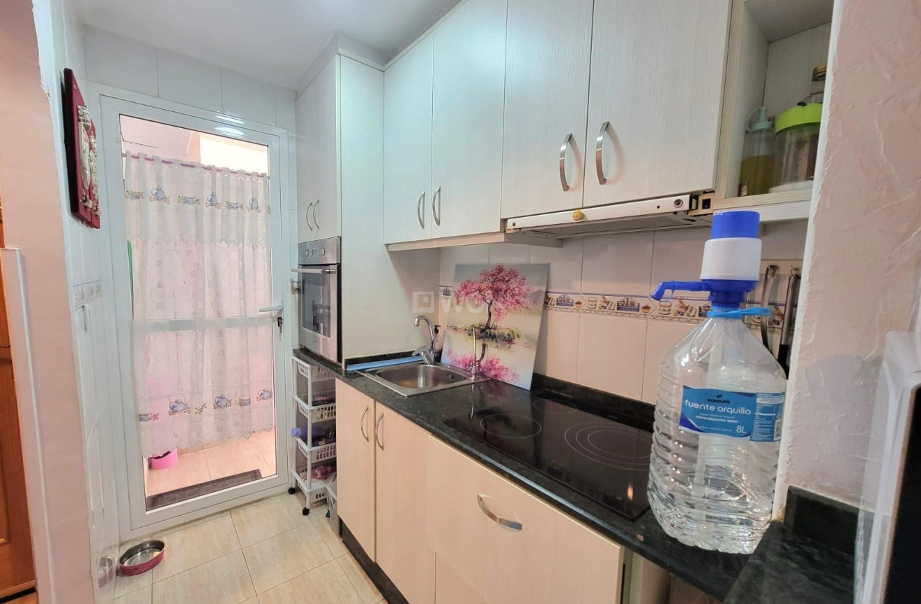 Resale - Apartment / flat - Torrevieja - Playa del Cura