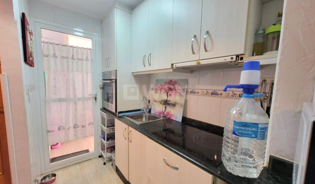 Resale - Apartment / flat - Torrevieja - Playa del Cura