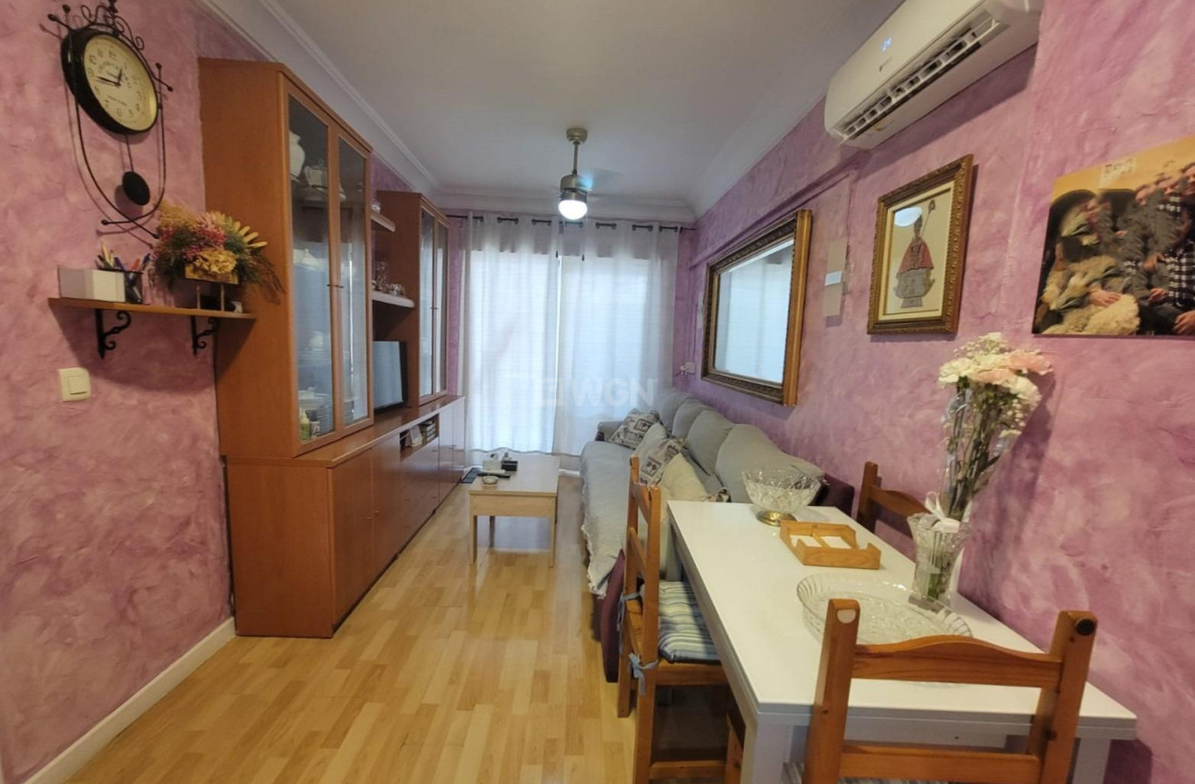 Resale - Apartment / flat - Torrevieja - Playa del Cura