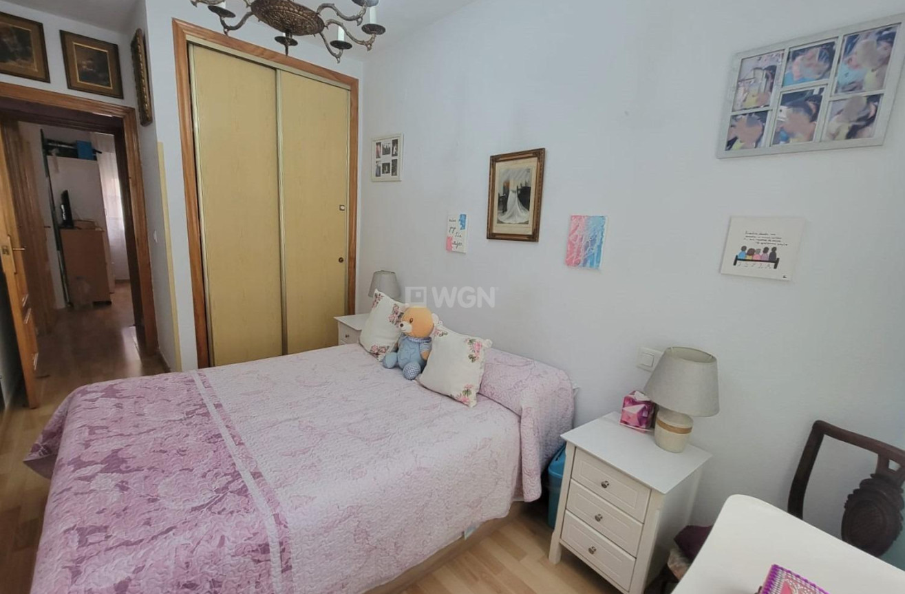 Resale - Apartment / flat - Torrevieja - Playa del Cura