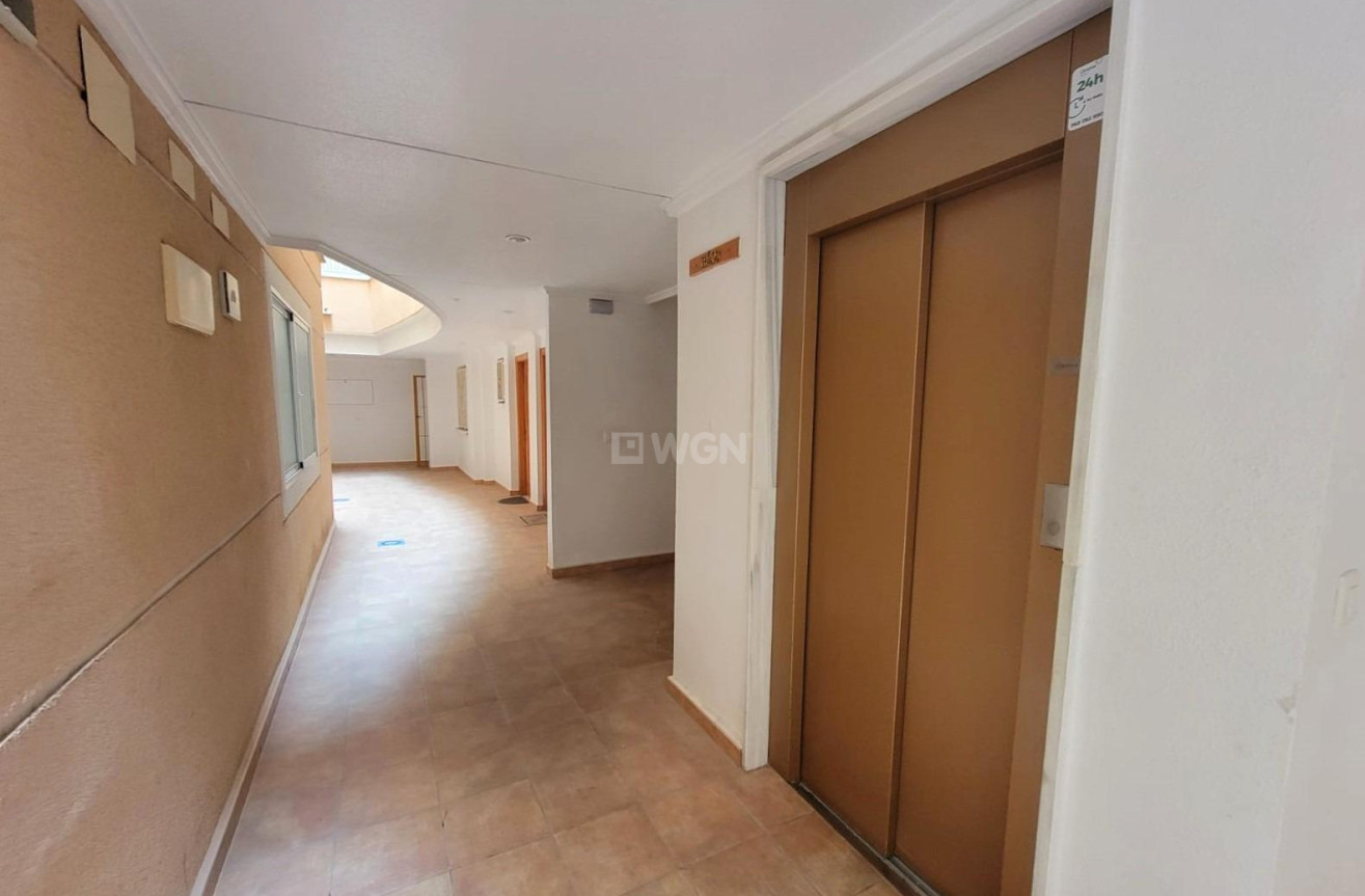 Resale - Apartment / flat - Torrevieja - Playa del Cura