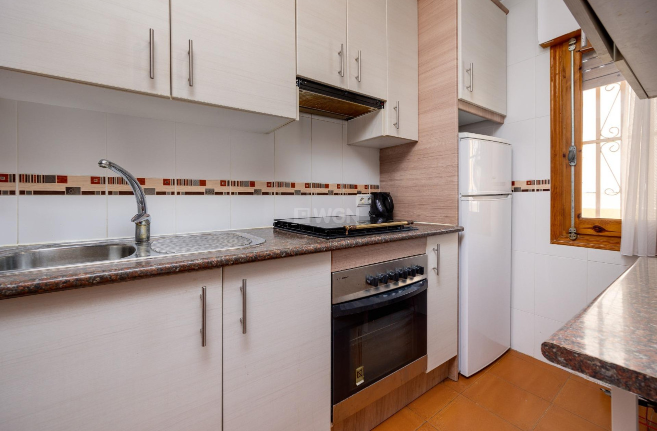 Odsprzedaż - Mieszkanie w bloku - Torrevieja - La Mata