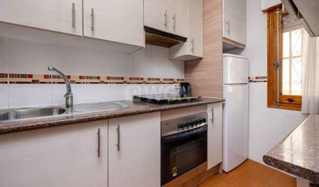 Odsprzedaż - Mieszkanie w bloku - Torrevieja - La Mata