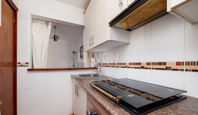 Odsprzedaż - Mieszkanie w bloku - Torrevieja - La Mata