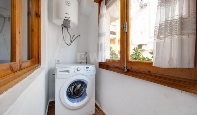 Odsprzedaż - Mieszkanie w bloku - Torrevieja - La Mata