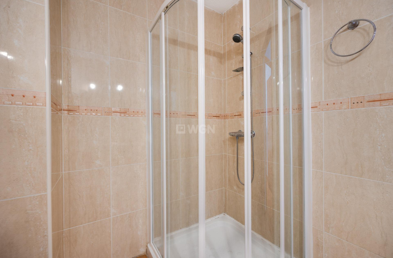 Odsprzedaż - Mieszkanie w bloku - Torrevieja - La Mata