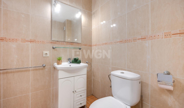 Odsprzedaż - Mieszkanie w bloku - Torrevieja - La Mata