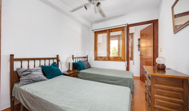 Odsprzedaż - Mieszkanie w bloku - Torrevieja - La Mata