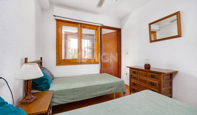 Odsprzedaż - Mieszkanie w bloku - Torrevieja - La Mata